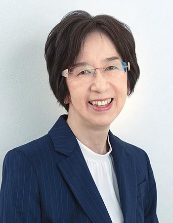 院長　医学博士　小黒 範子